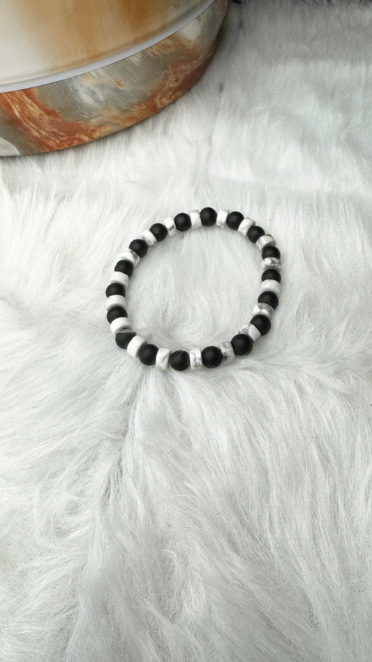 Matte Black Onyx, Heishi White Howlite Beaded Bracelet – 6mm - Shop of Small Creations, LLC